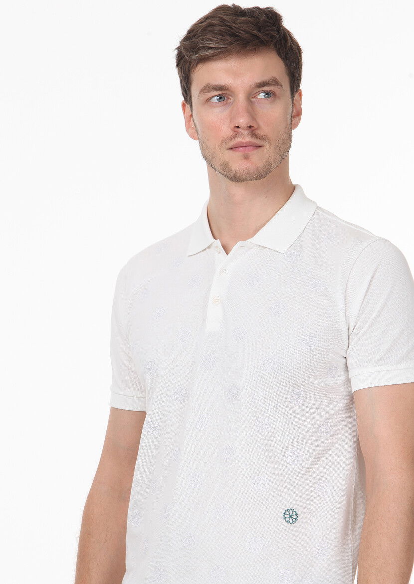 Beyaz Desenli Polo Yaka %100 Pamuk T-Shirt 
