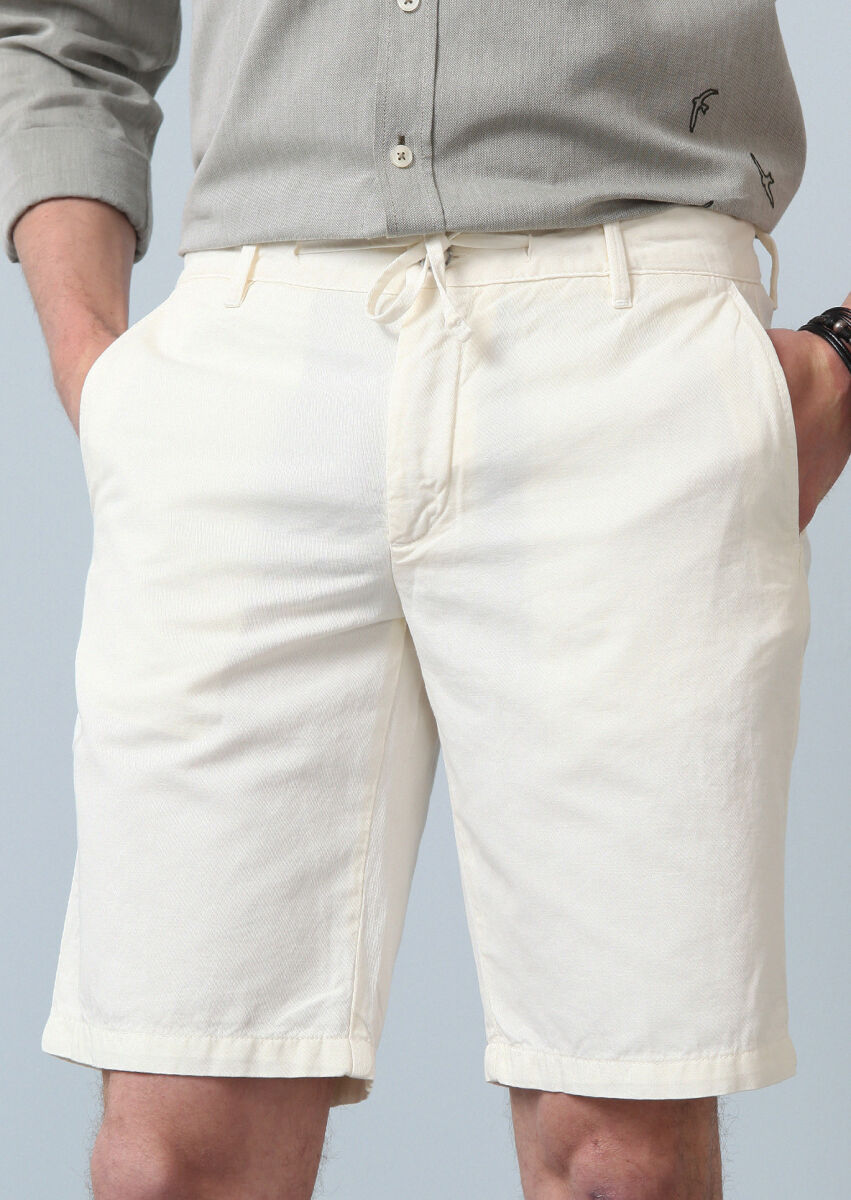 Beyaz Düz Dokuma Regular Fit Casual Pamuk Karışımlı Bermuda - 1