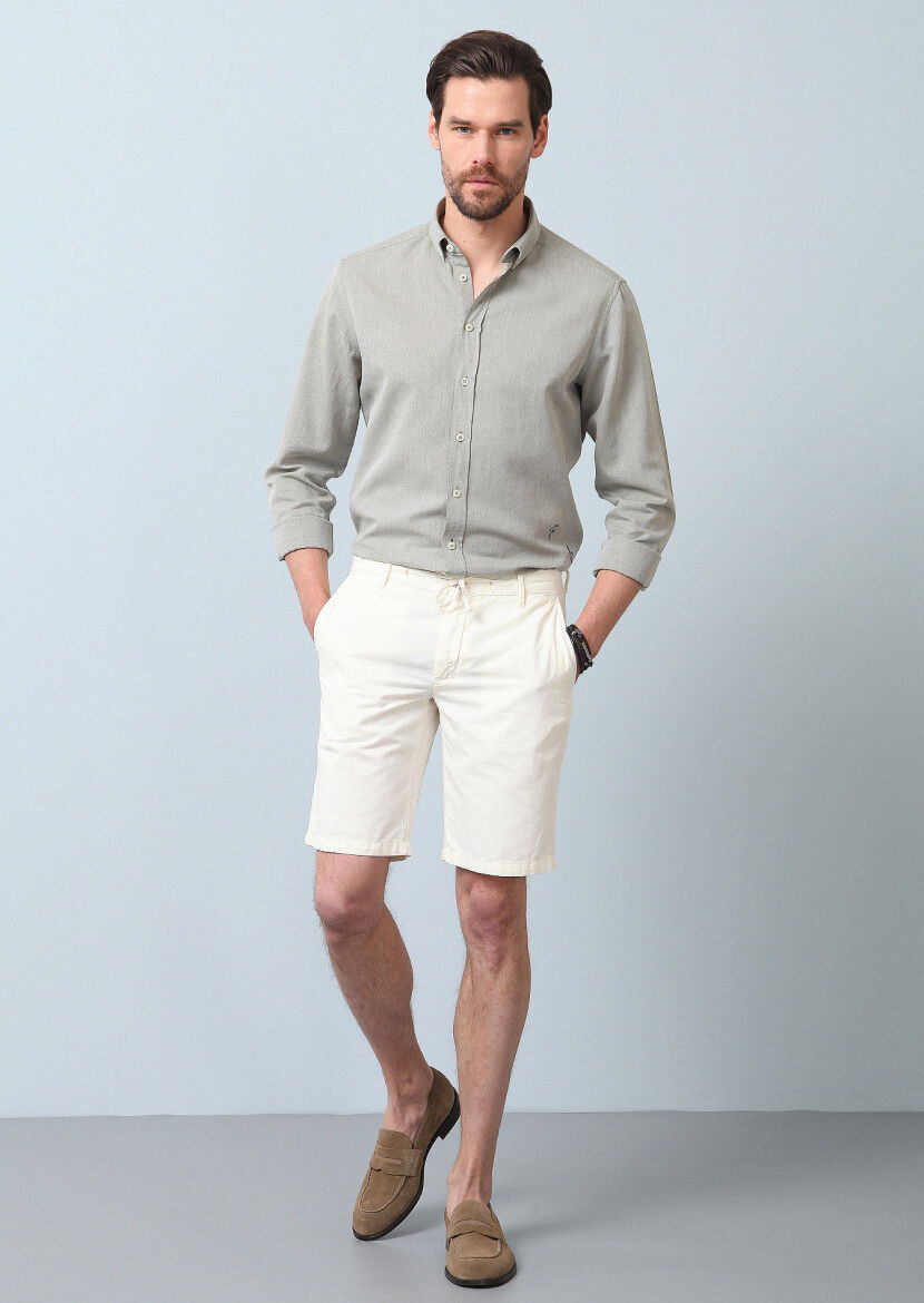 Beyaz Düz Dokuma Regular Fit Casual Pamuk Karışımlı Bermuda 