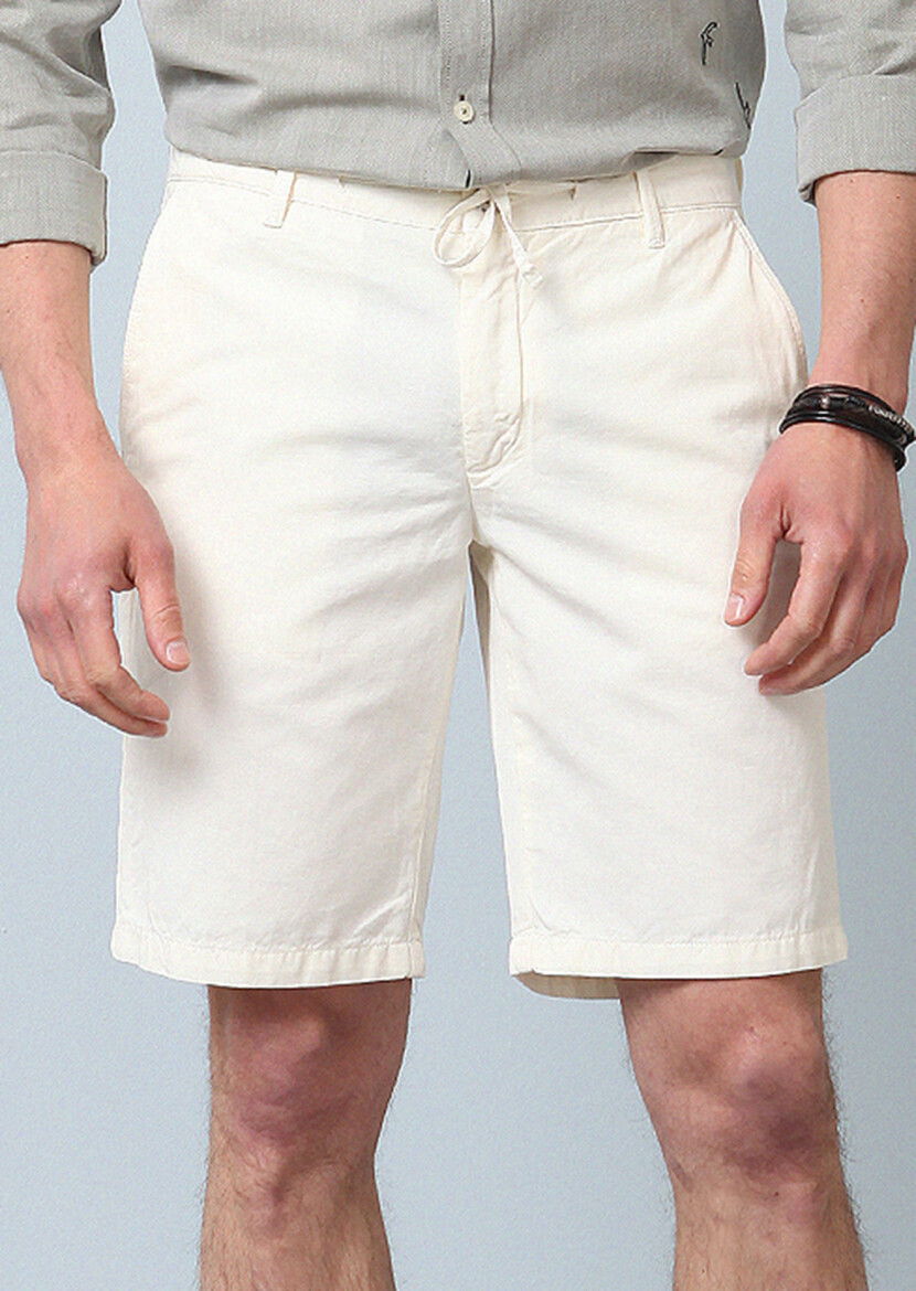 Beyaz Düz Dokuma Regular Fit Casual Pamuk Karışımlı Bermuda - 3