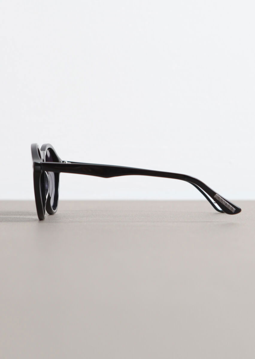 Black Glasses - 4