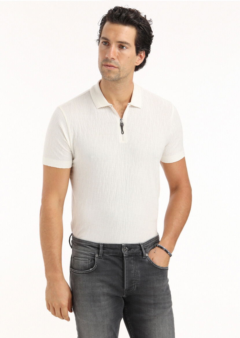 Ekru Jakarlı Polo Yaka %100 Pamuk T-Shirt 